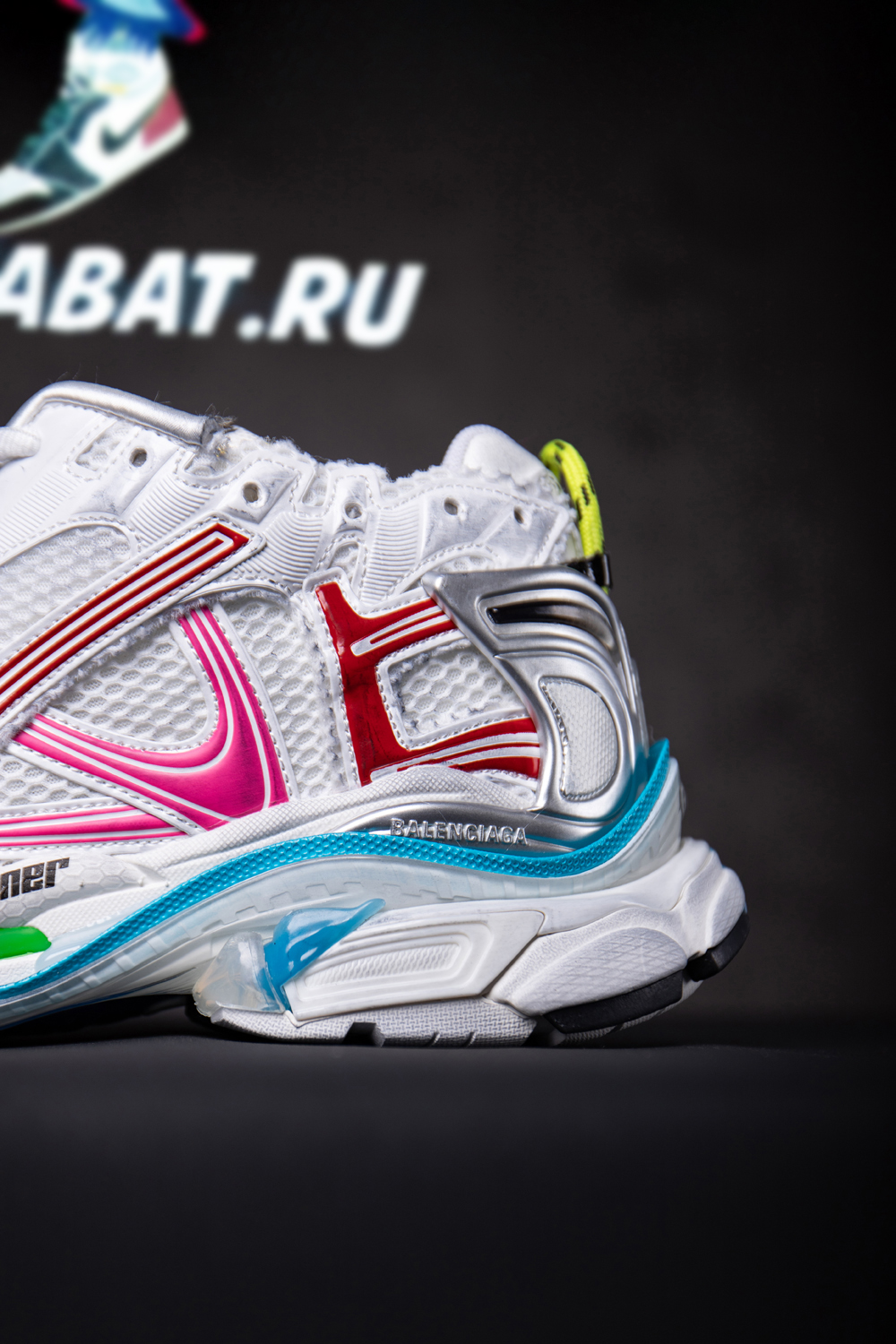 Ba*len*cia*ga runner sneaker 