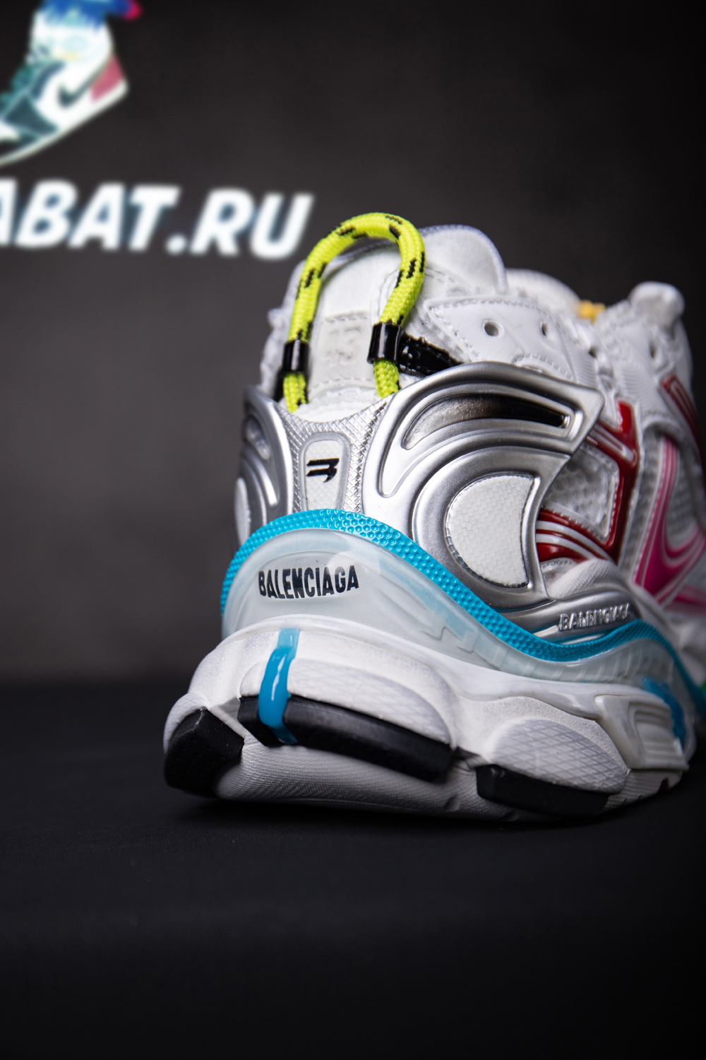 Ba*len*cia*ga runner sneaker 
