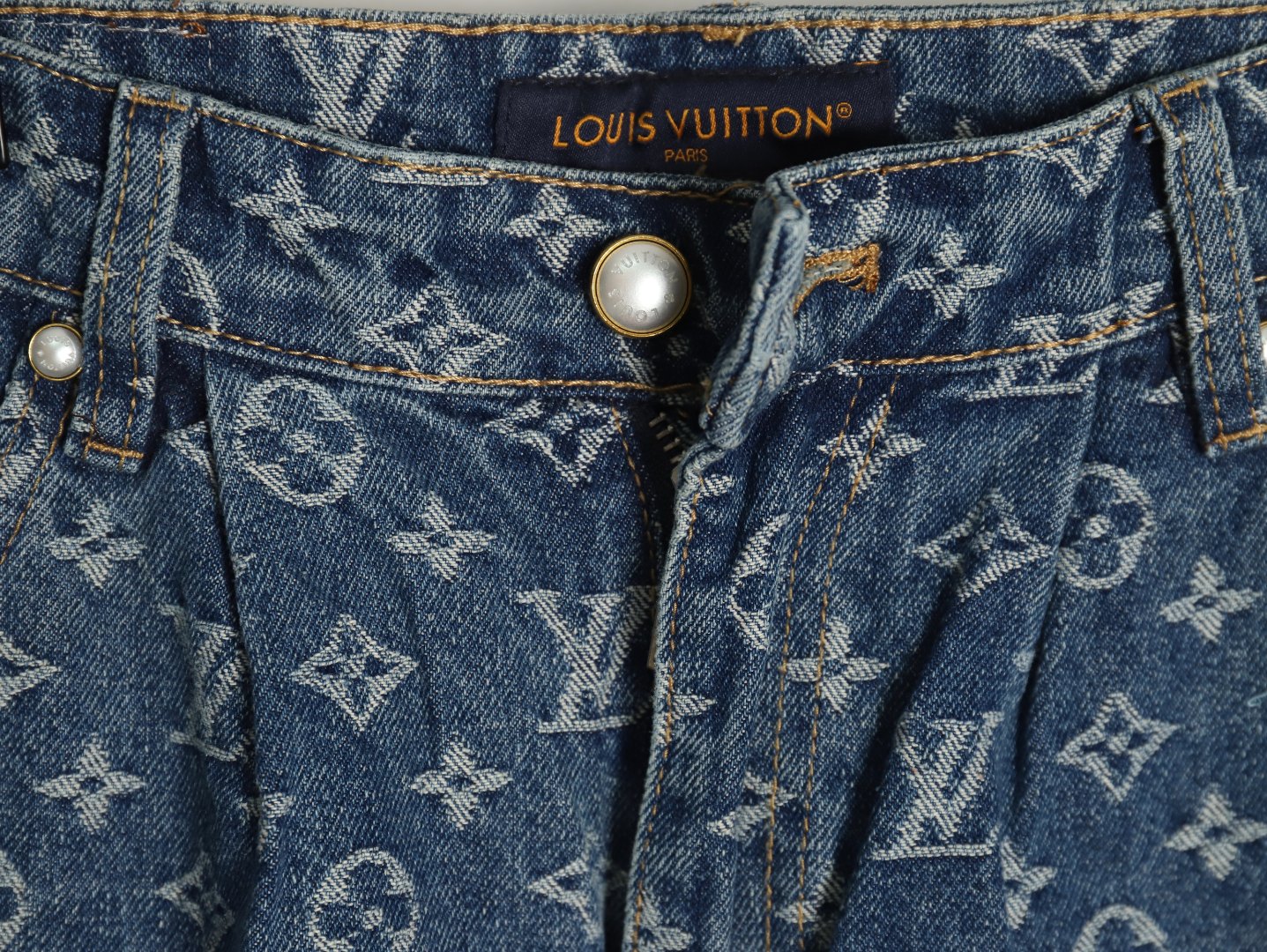 l0*is V*t0n presbyopic jeans