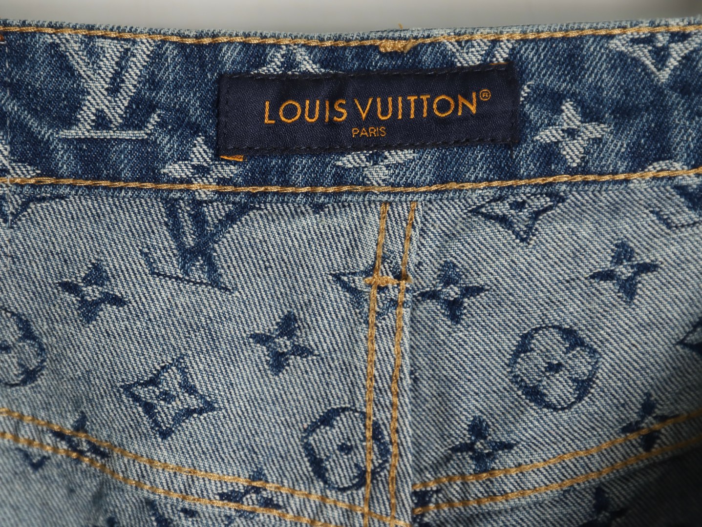 l0*is V*t0n presbyopic jeans