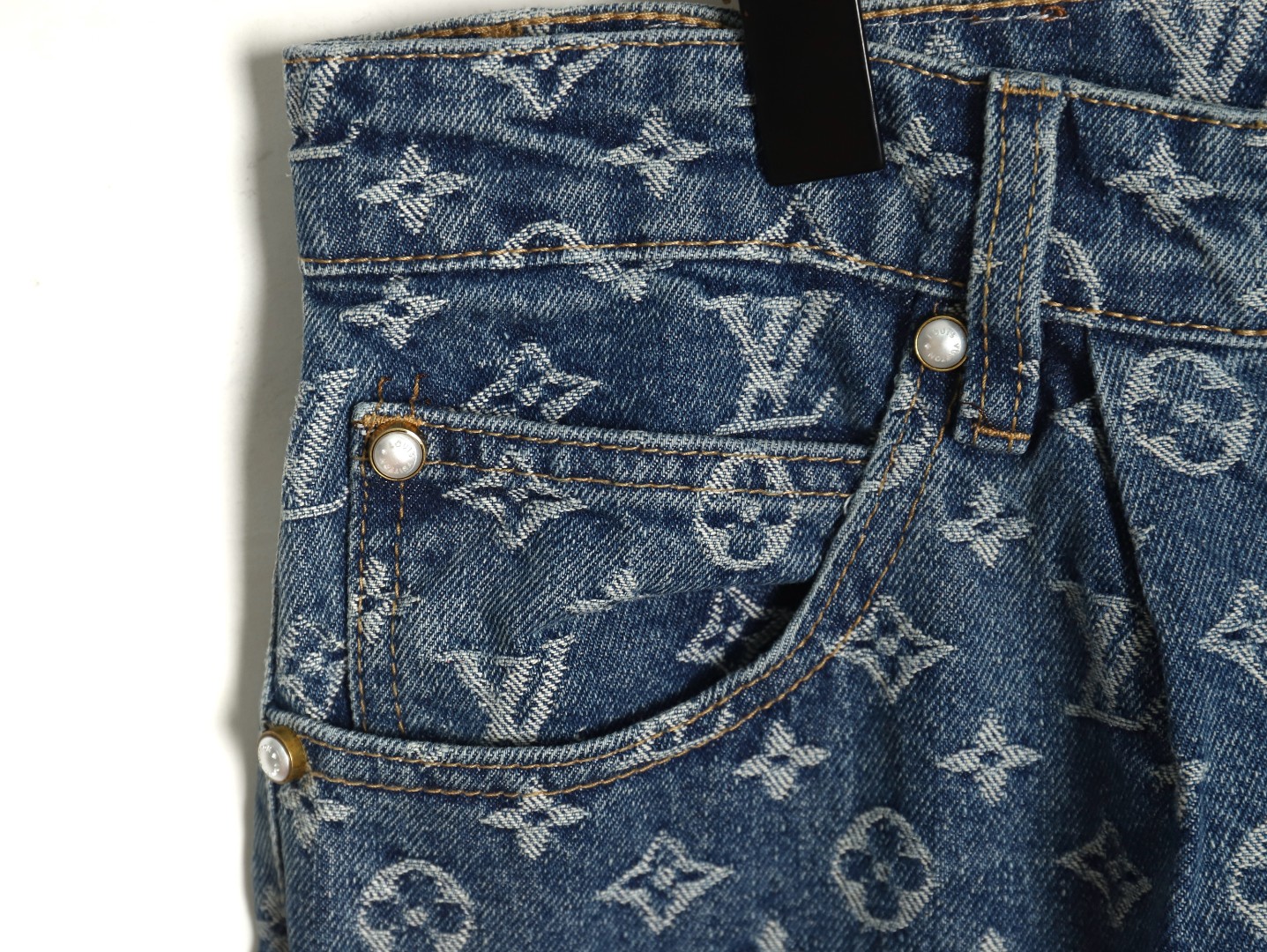 l0*is V*t0n presbyopic jeans