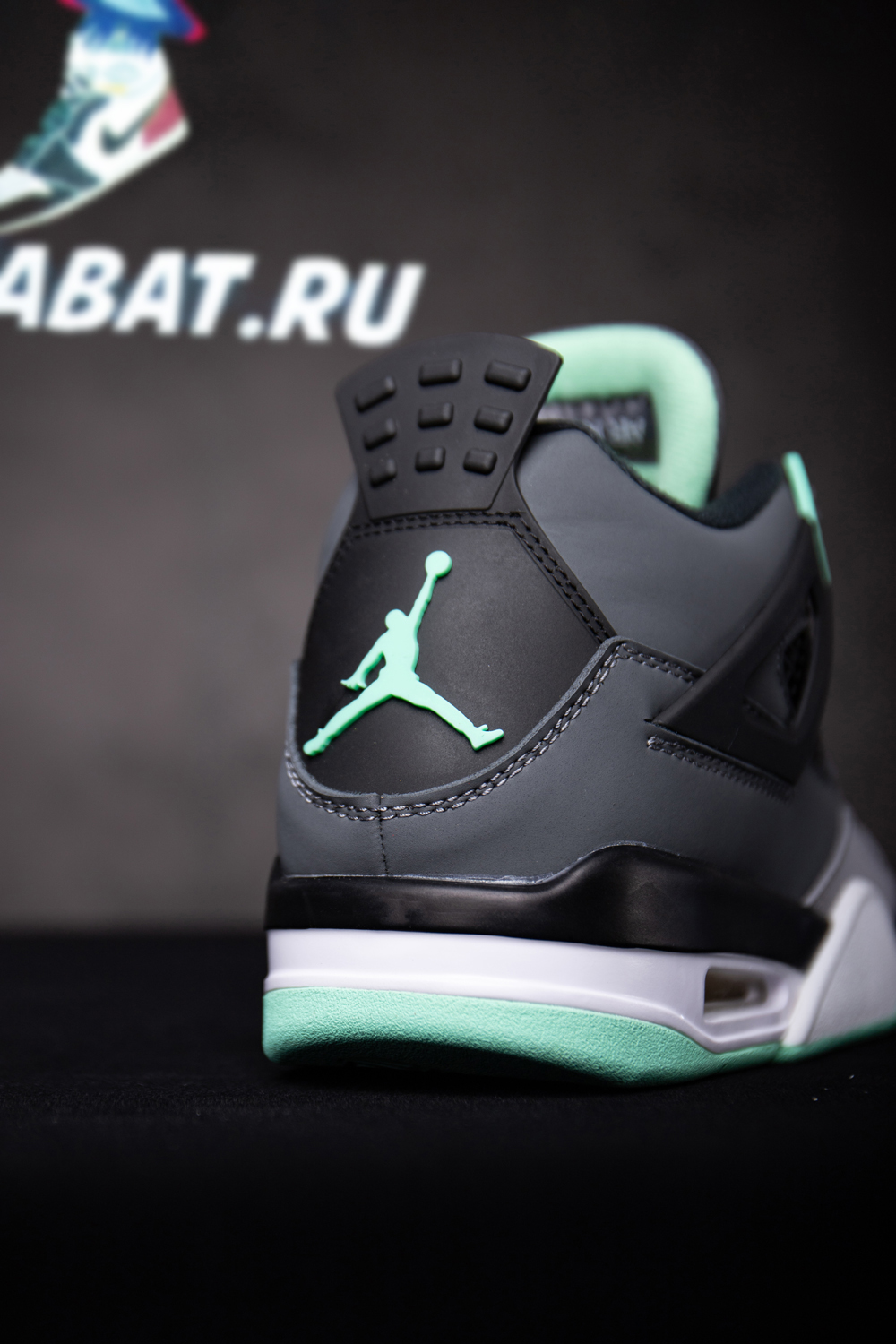 AIR JORDAN 4 RETRO 