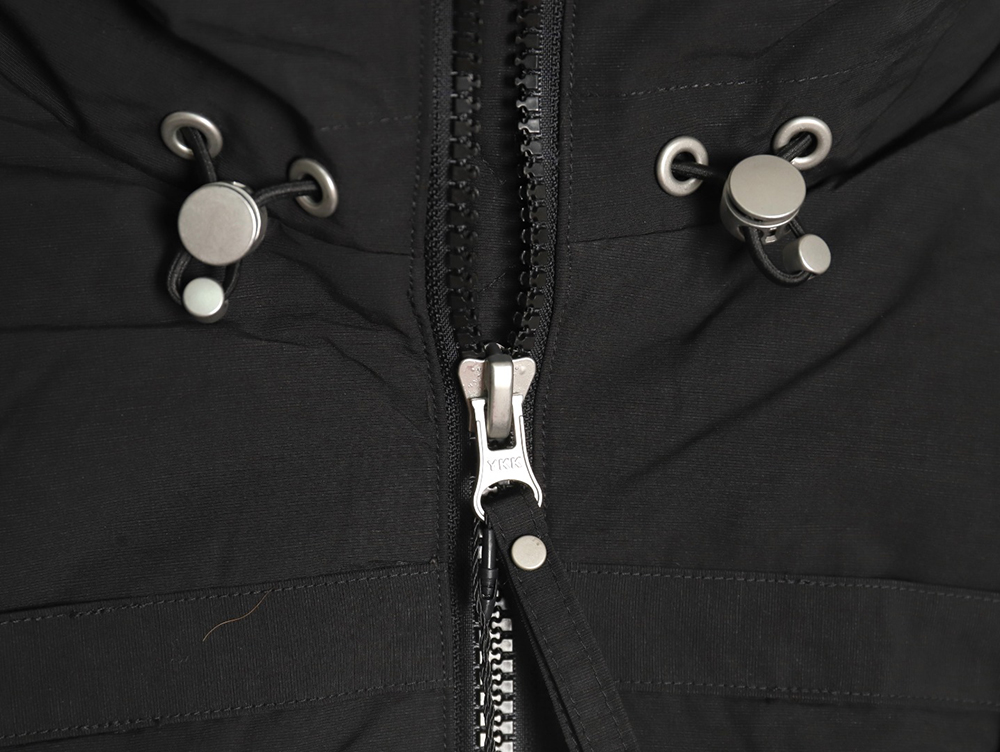 Can*a Go*e joint strapped short down jacket tsk1