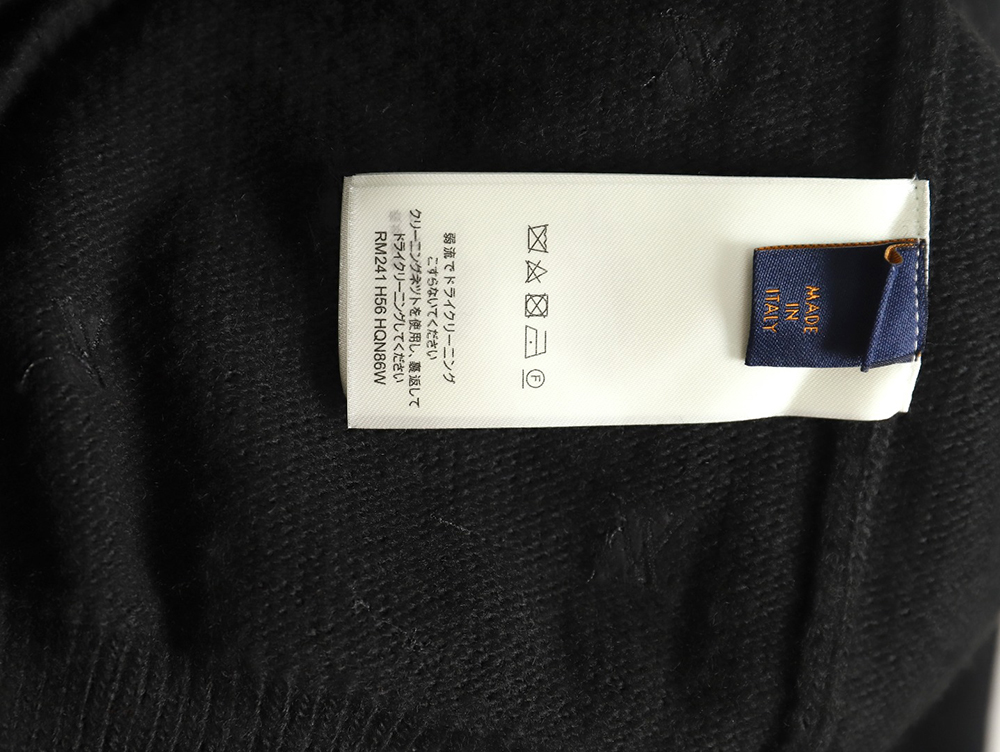 l0*is V*t0n all over embroidered sweater