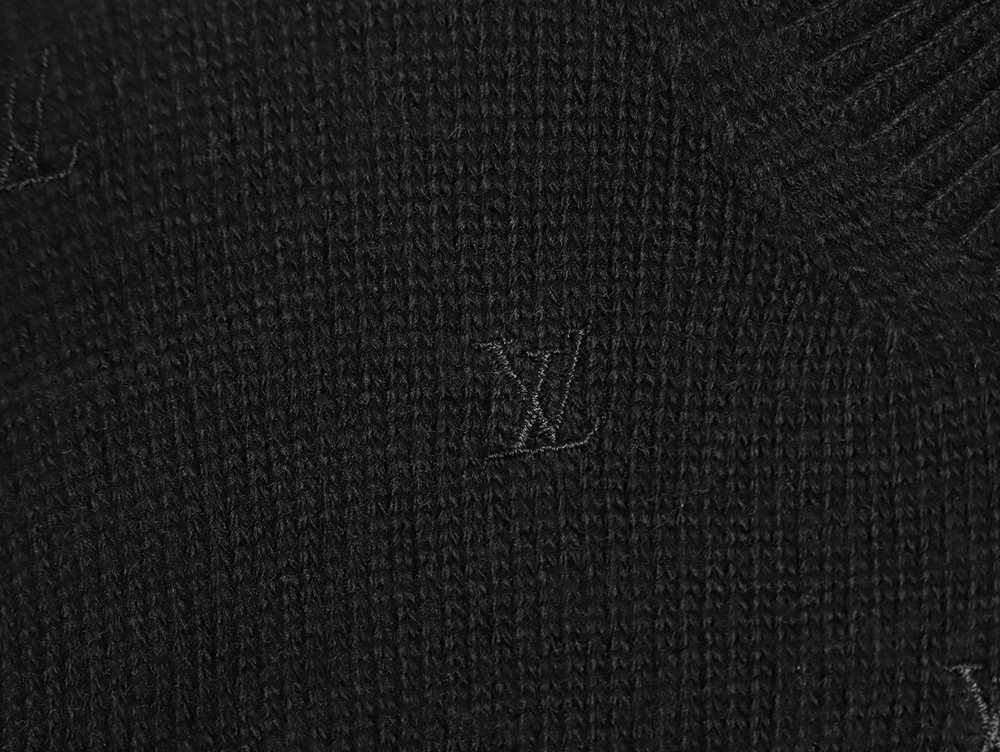 l0*is V*t0n all over embroidered sweater