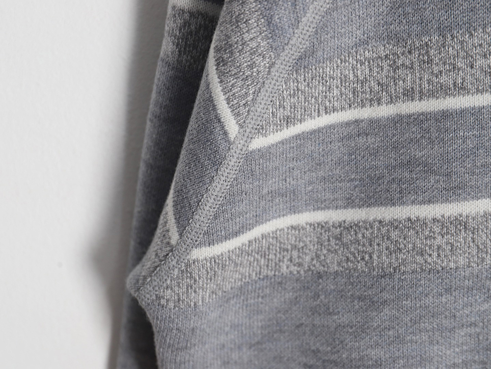 D*or oblique knitted cashmere reversible crew neck sweater