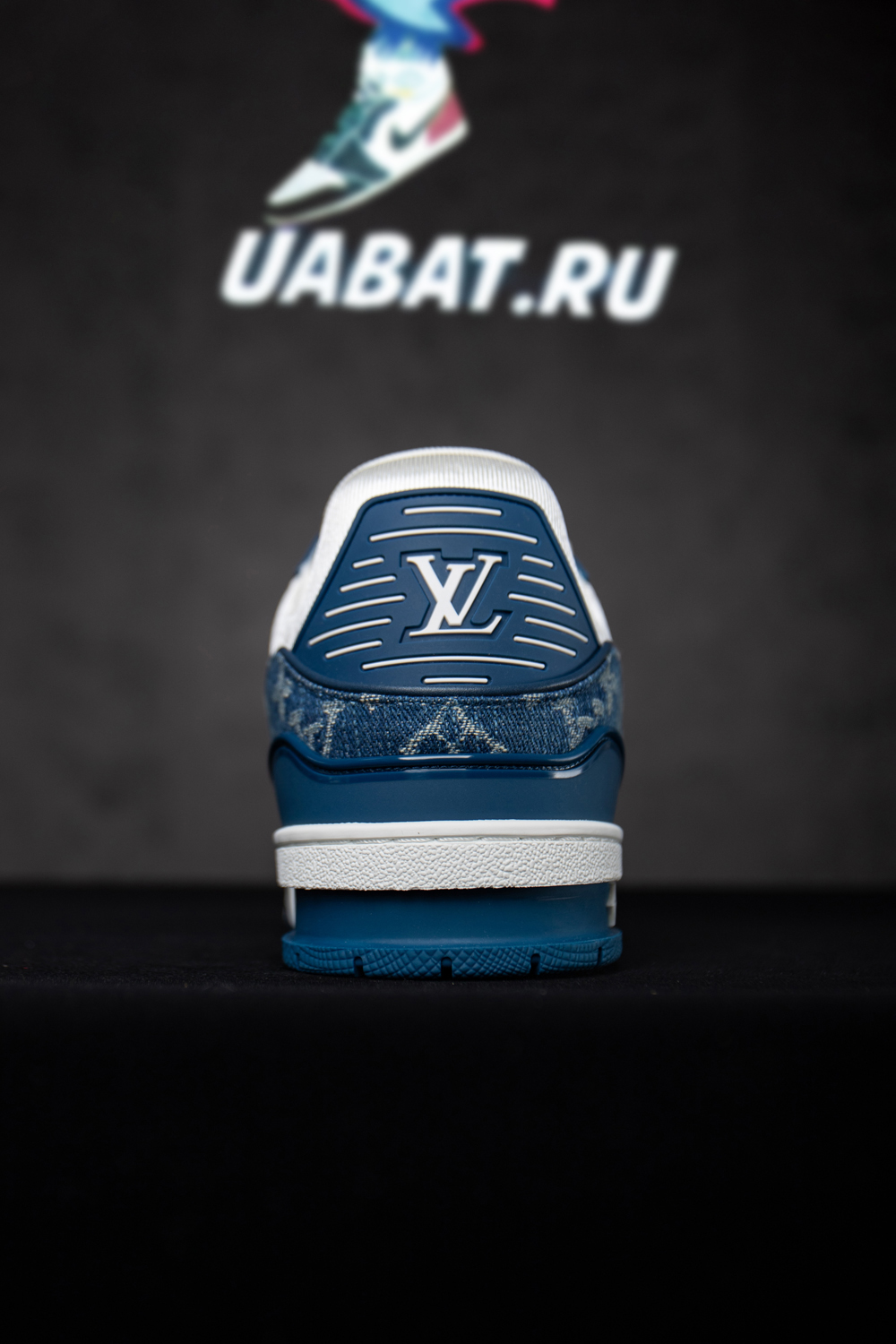 l0*is V*t0n trainer monogram denim white blue