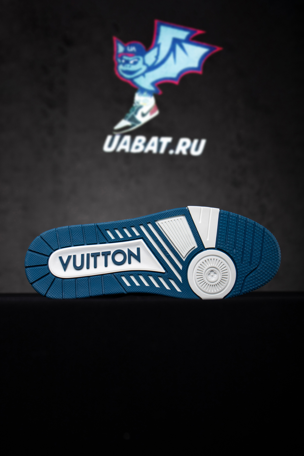 l0*is V*t0n trainer monogram denim white blue