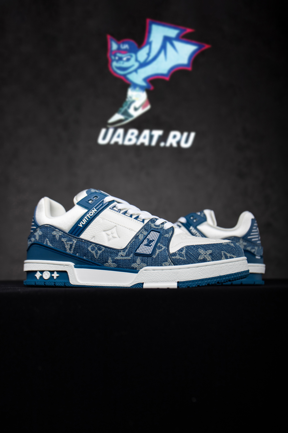 l0*is V*t0n trainer monogram denim white blue