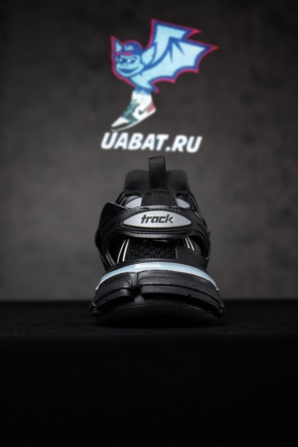 Ba*len*cia*ga track led sneaker 