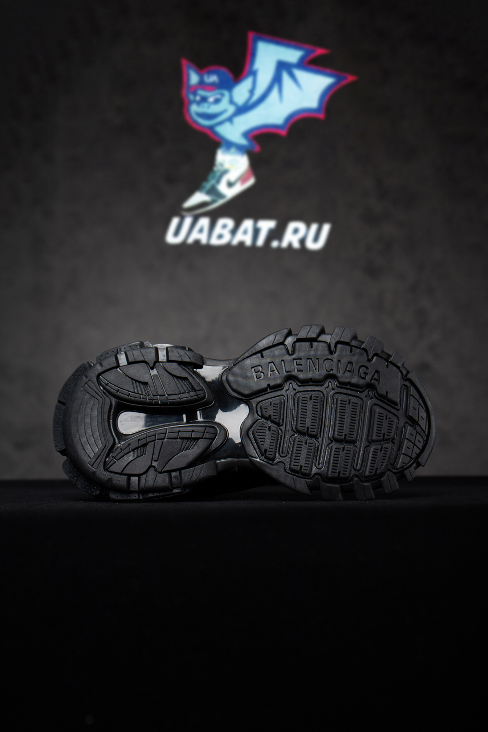 Ba*len*cia*ga track led sneaker 