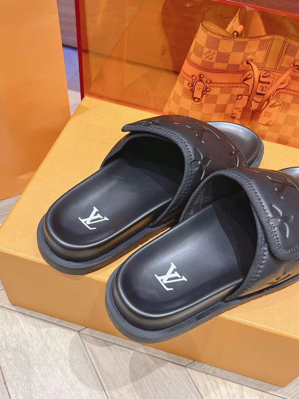 l0*is V*t0n mule miami slides 