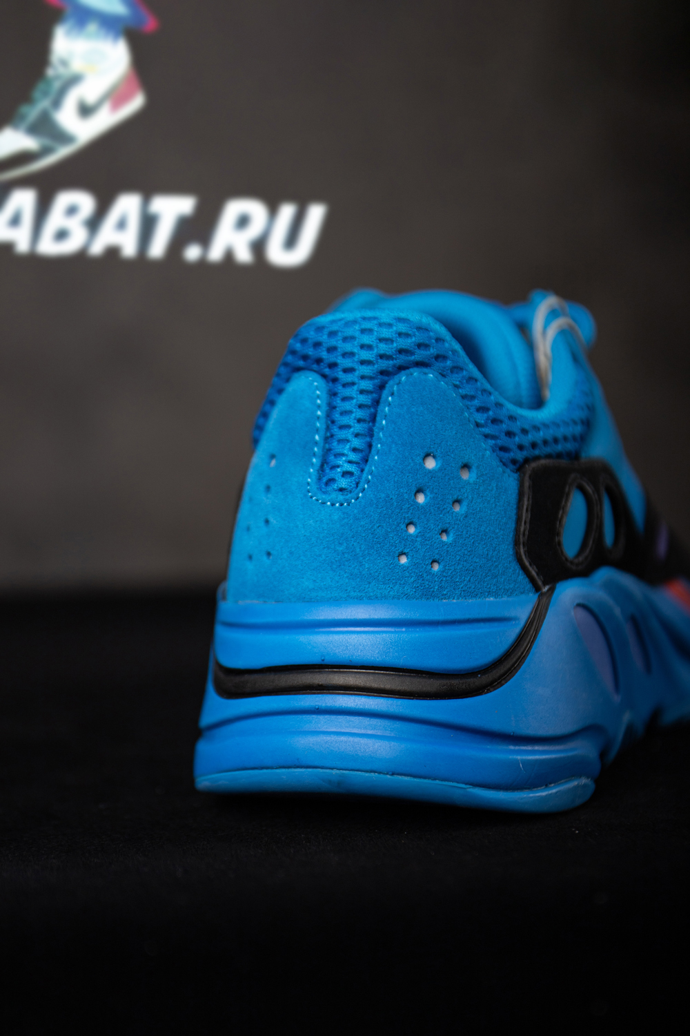 "special price" Y**zy boost 700 