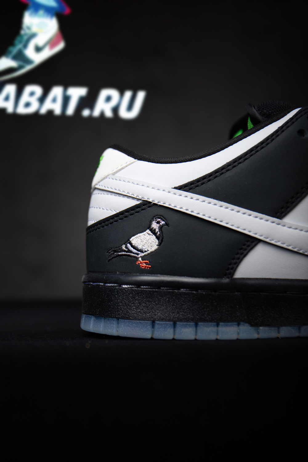 STAPLE X NIKE SB DUNK LOW "PANDA PIGEON"