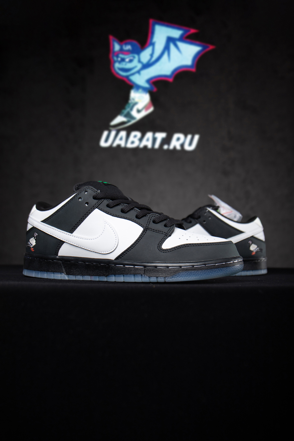 STAPLE X NIKE SB DUNK LOW "PANDA PIGEON"