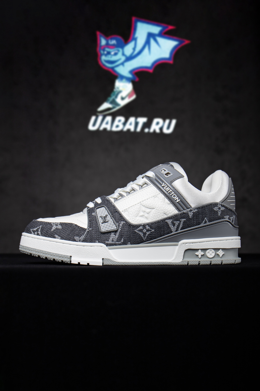 l0*is V*t0n trainer sneaker