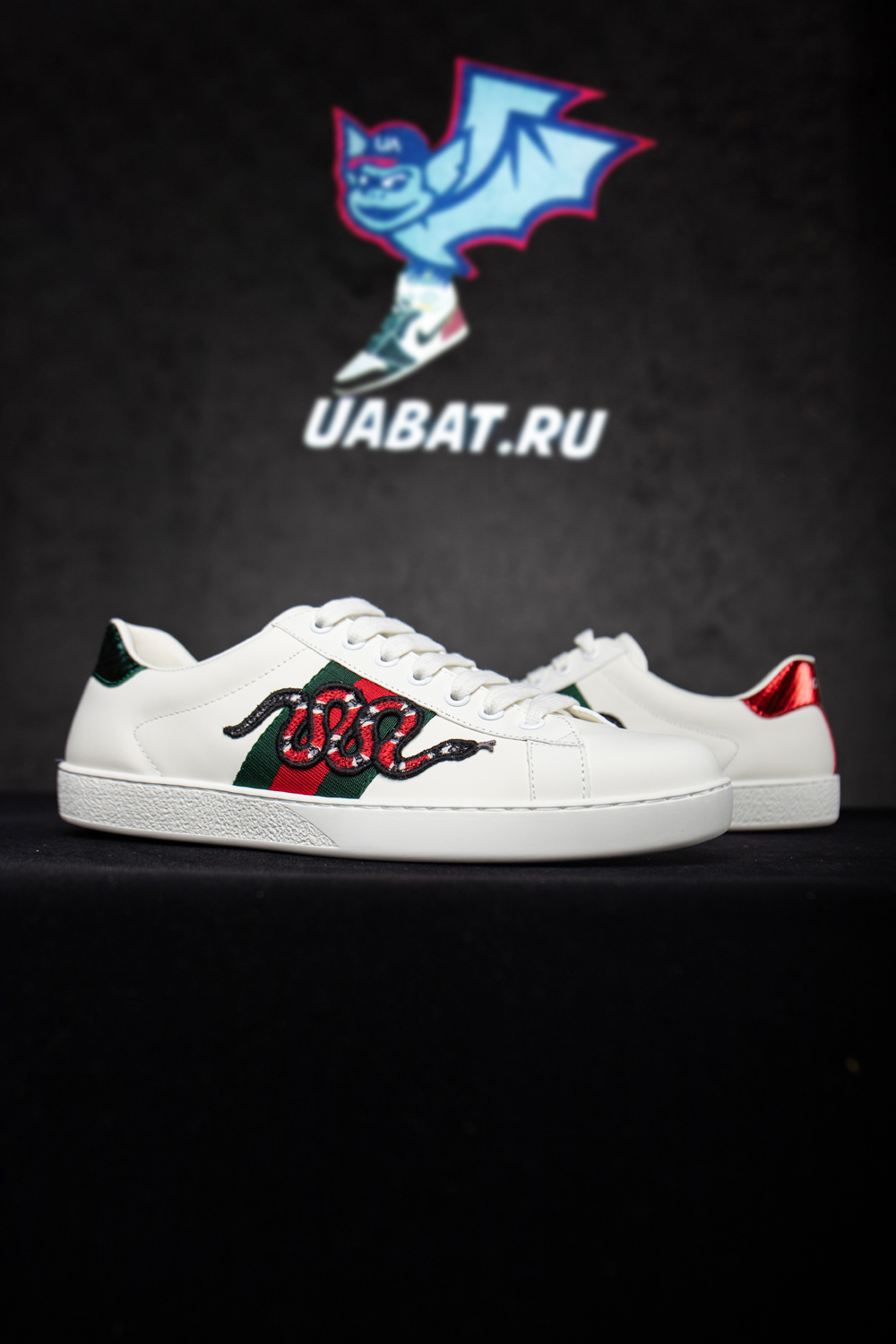 G*u*i ace embroidered 