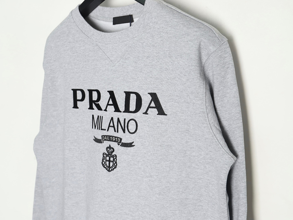 Pra*a embroidered logo crewneck sweatshirt tsk1