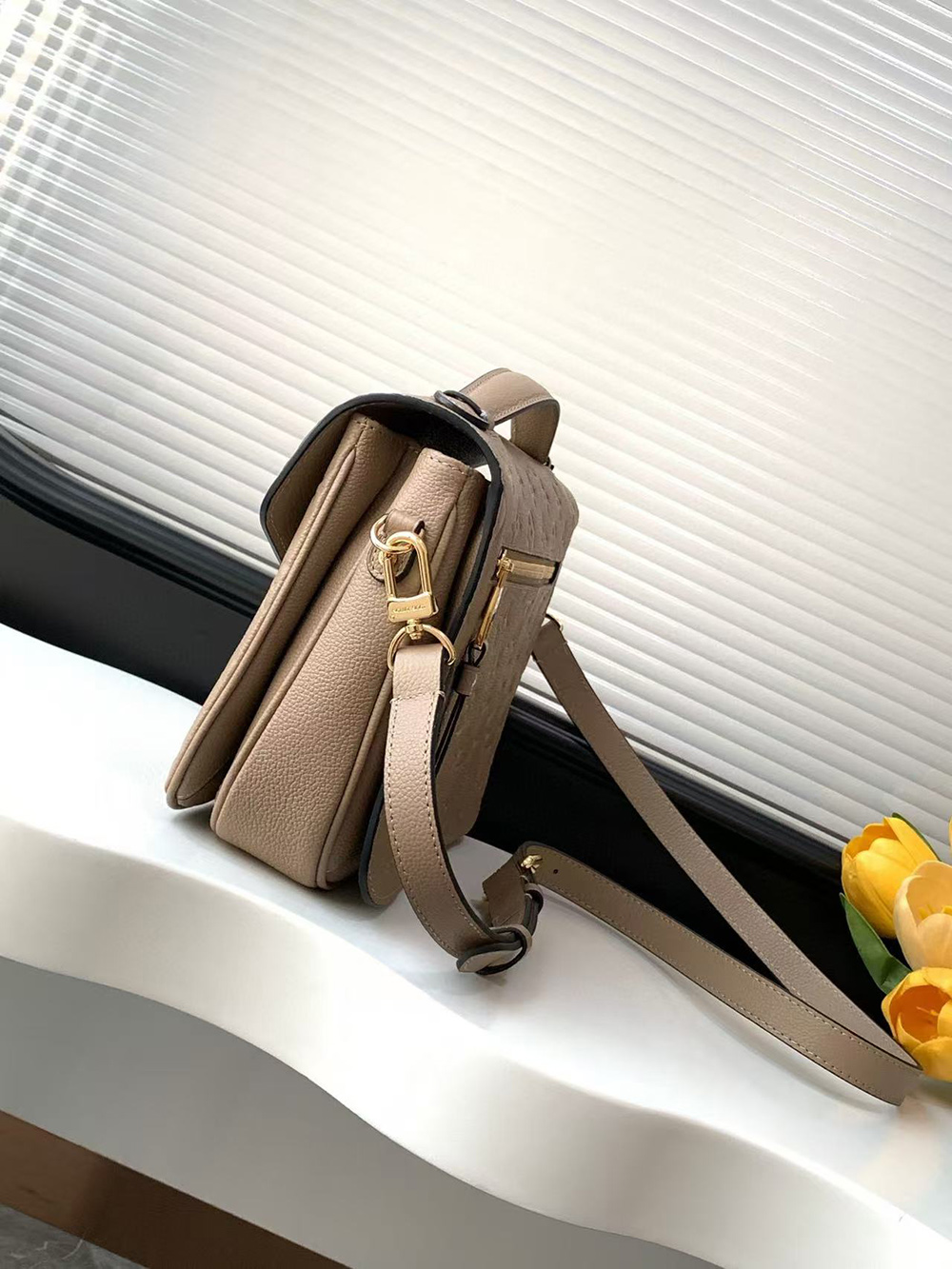 l0*is V*t0n bags m44881 25*19*7cm