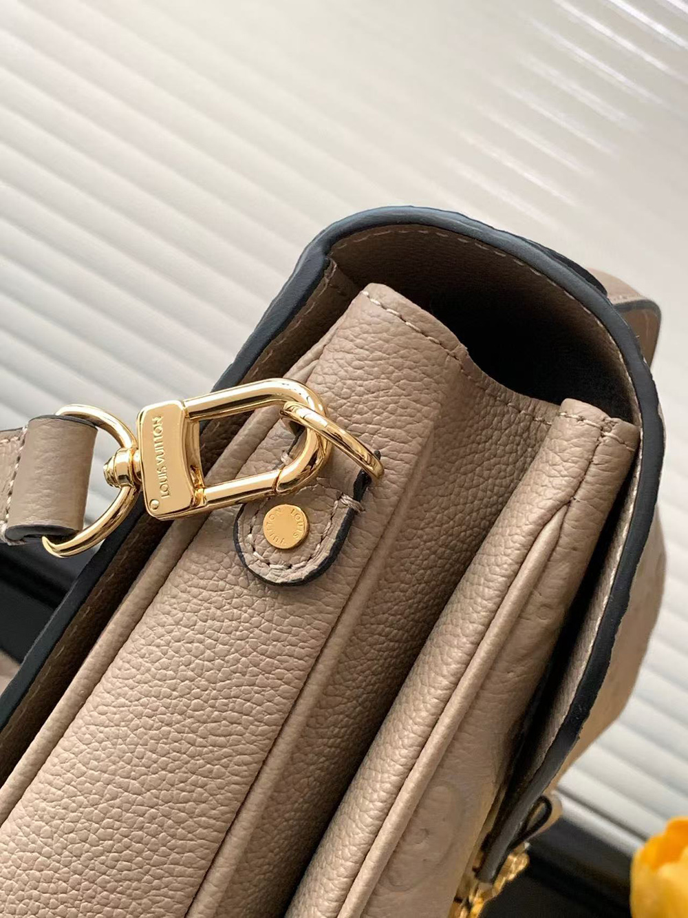 l0*is V*t0n bags m44881 25*19*7cm