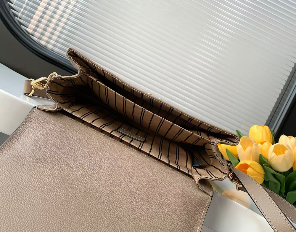 l0*is V*t0n bags m44881 25*19*7cm