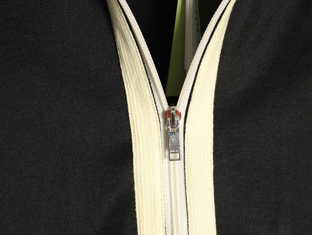 G*u*i classic side double g reflective tape jacket