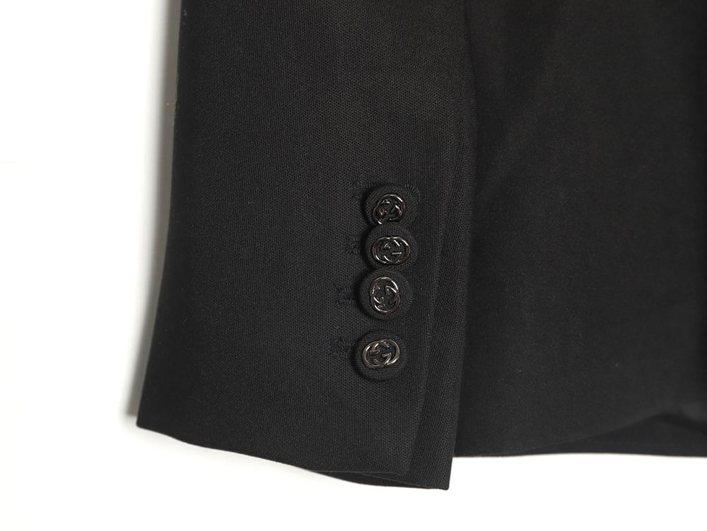 G*u*i solid satin wool jacket suit