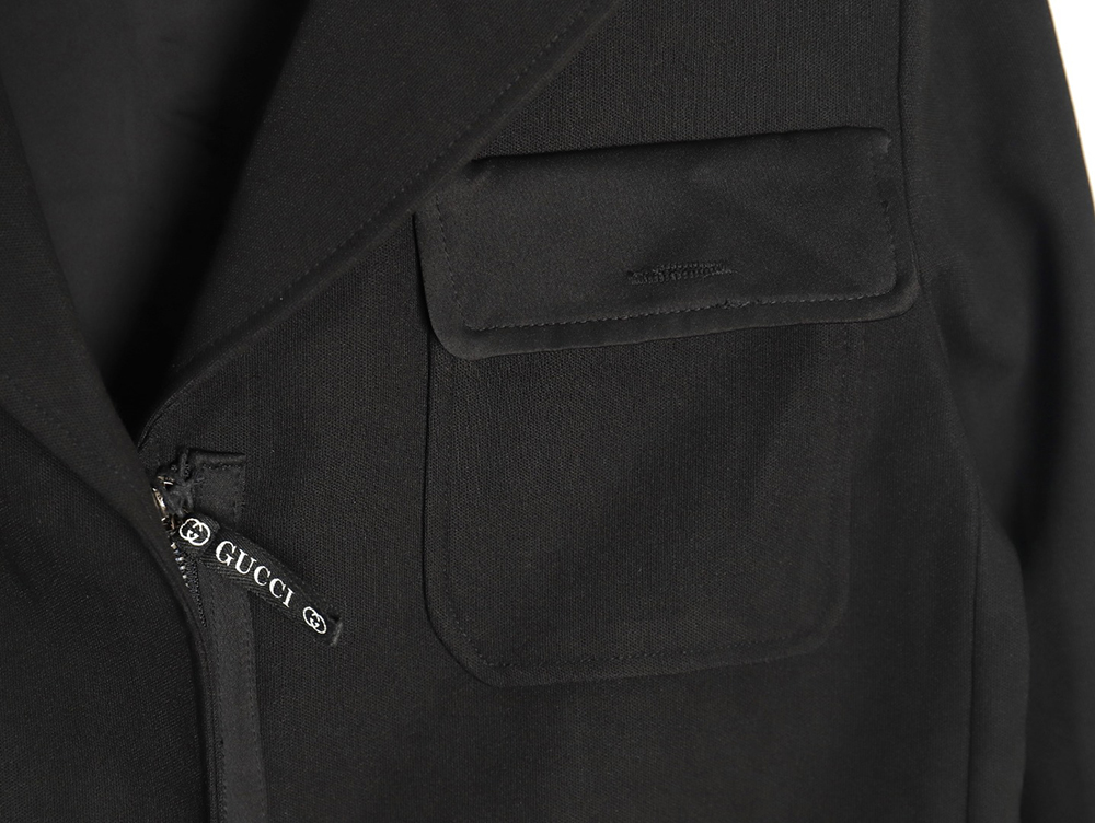 G*u*i solid satin wool jacket suit