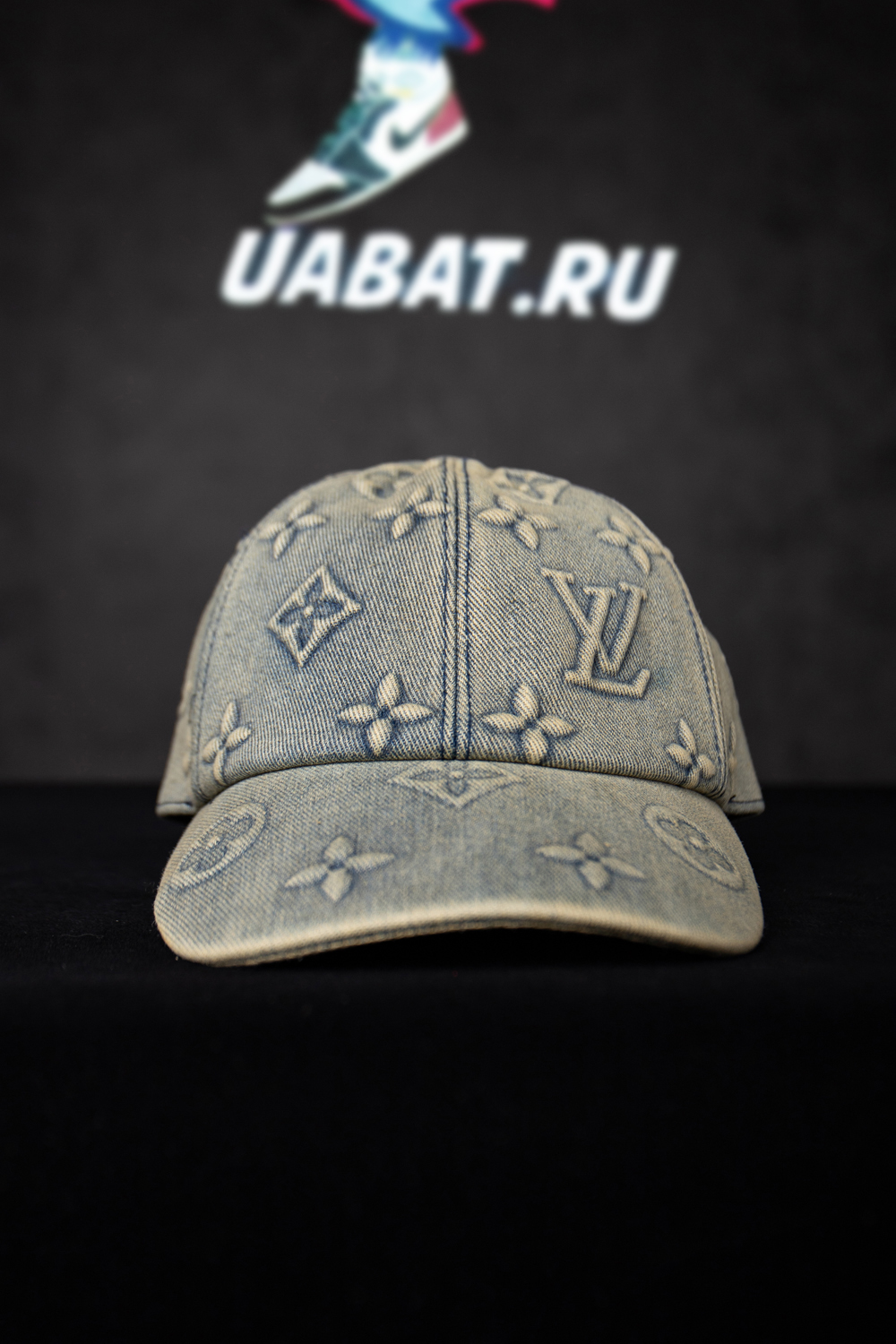 l0*is V*t0n hats m7156l