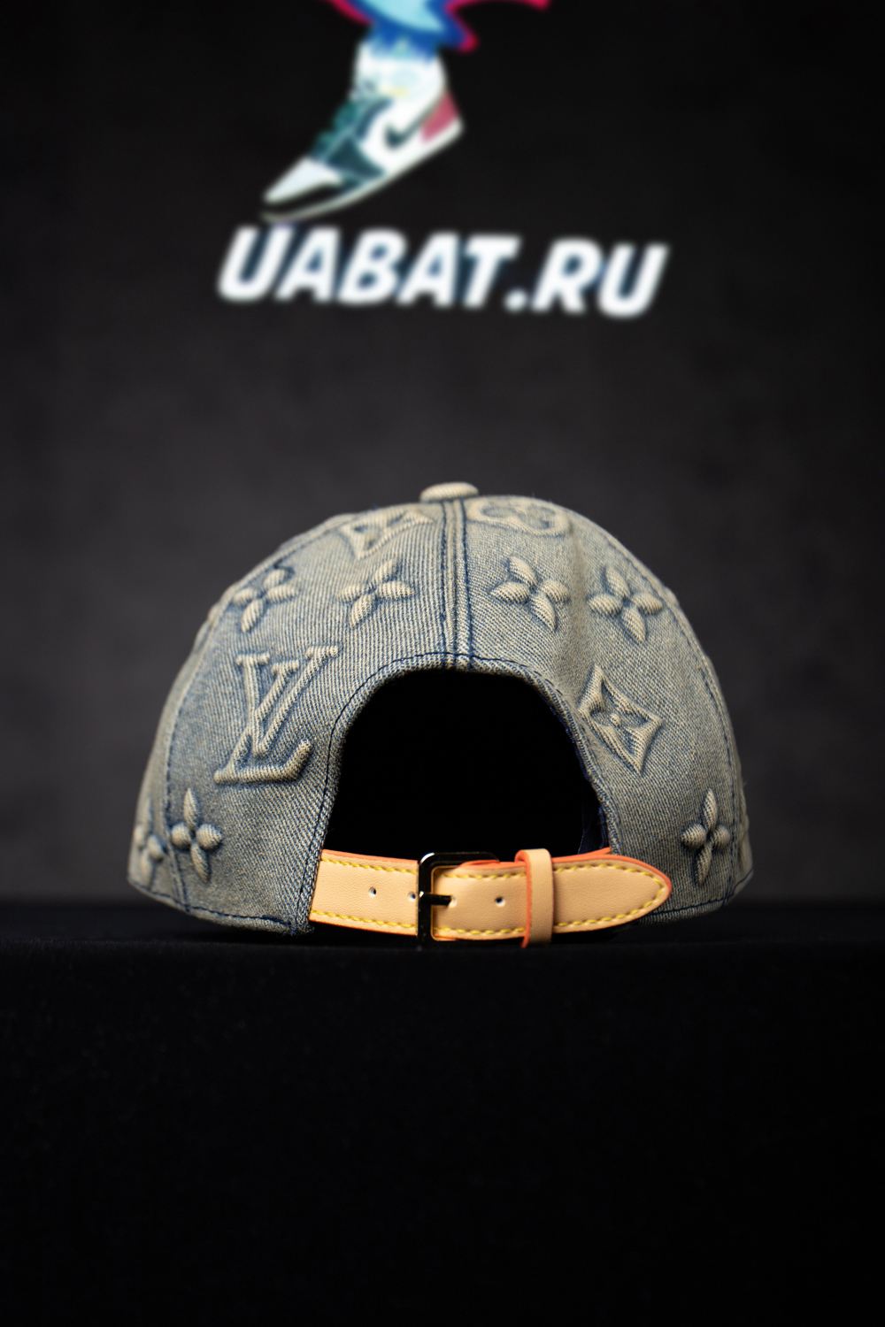 l0*is V*t0n hats m7156l