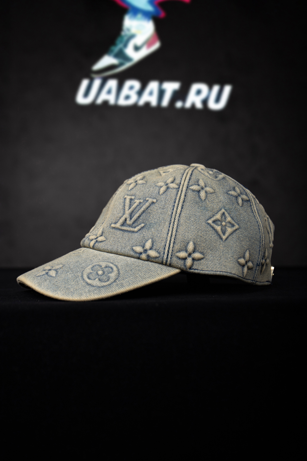 l0*is V*t0n hats m7156l