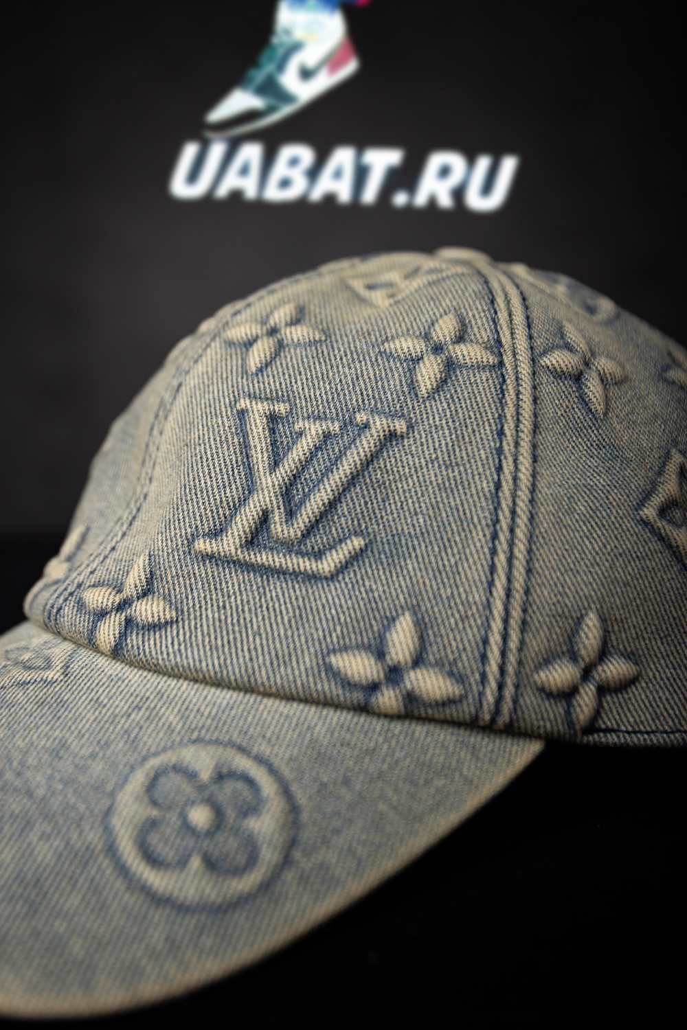 l0*is V*t0n hats m7156l