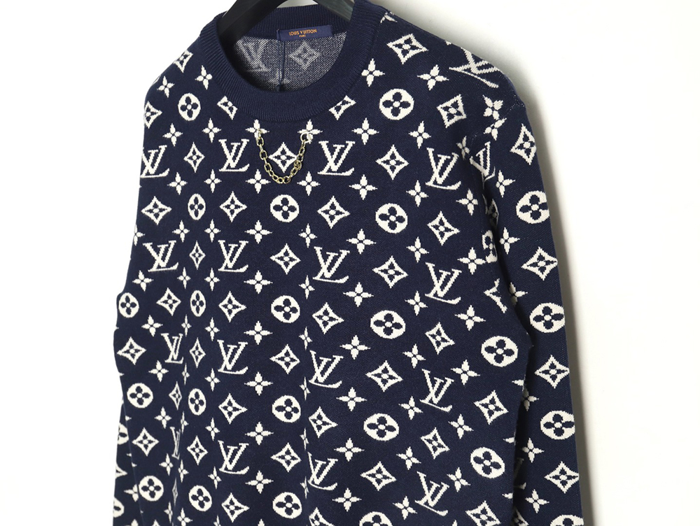 l0*is V*t0n chain all over print monogram round neck sweater tsk1