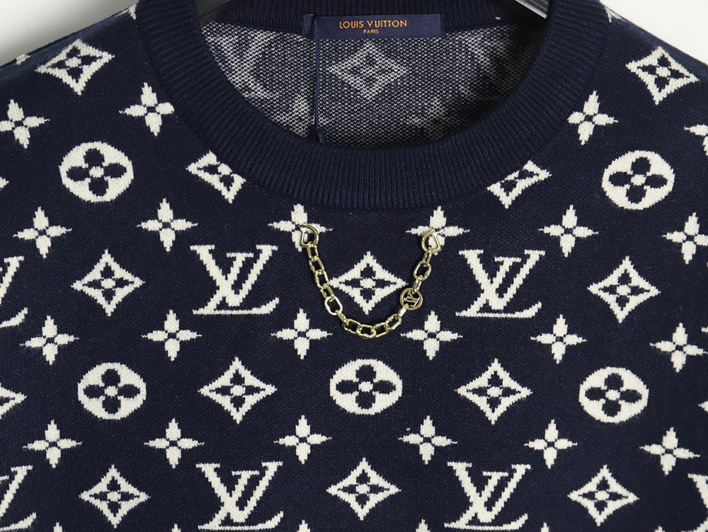 l0*is V*t0n chain all over print monogram round neck sweater tsk1