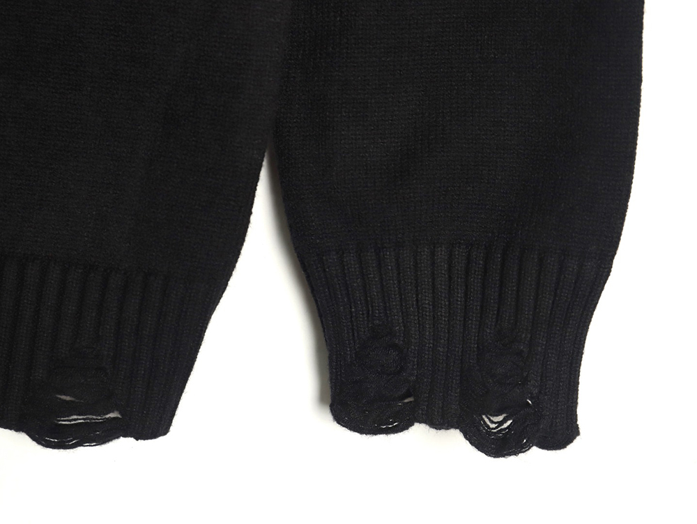 ma*s*n Ma*i*la numbers distressed knitted crewneck sweater