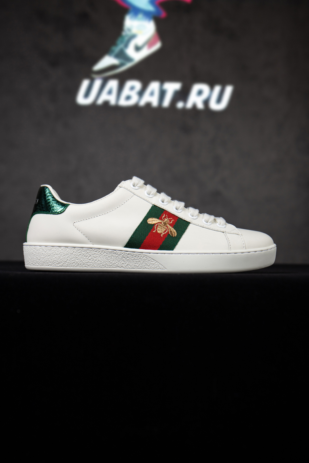 G*u*i ace embroidered 