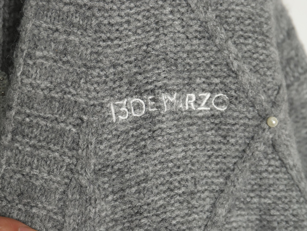 13De Marzo plaid cardigan sweater TSK1