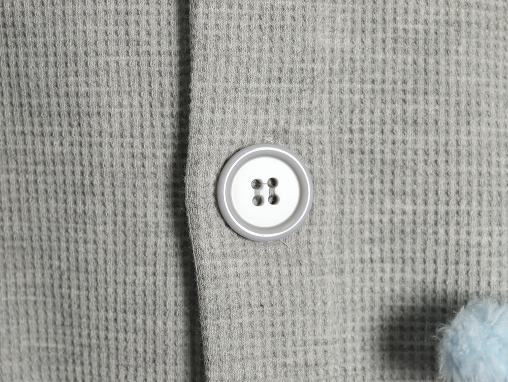 13De Marzo bear waffle shirt