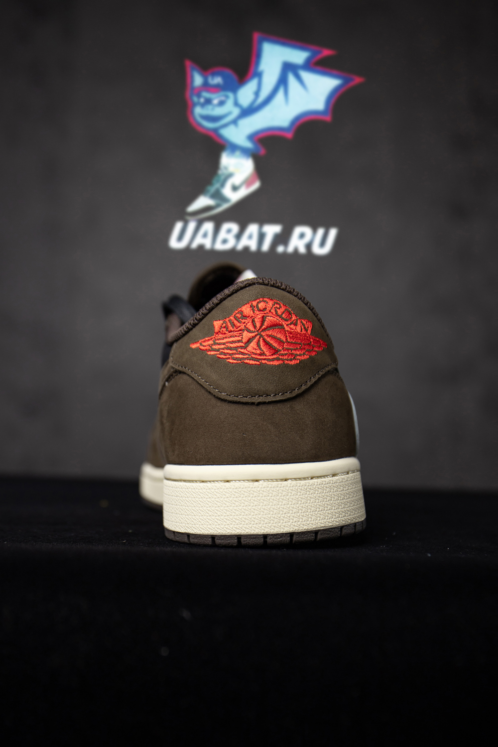 TRAVIS SCOTT X AIR JORDAN 1 LOW 