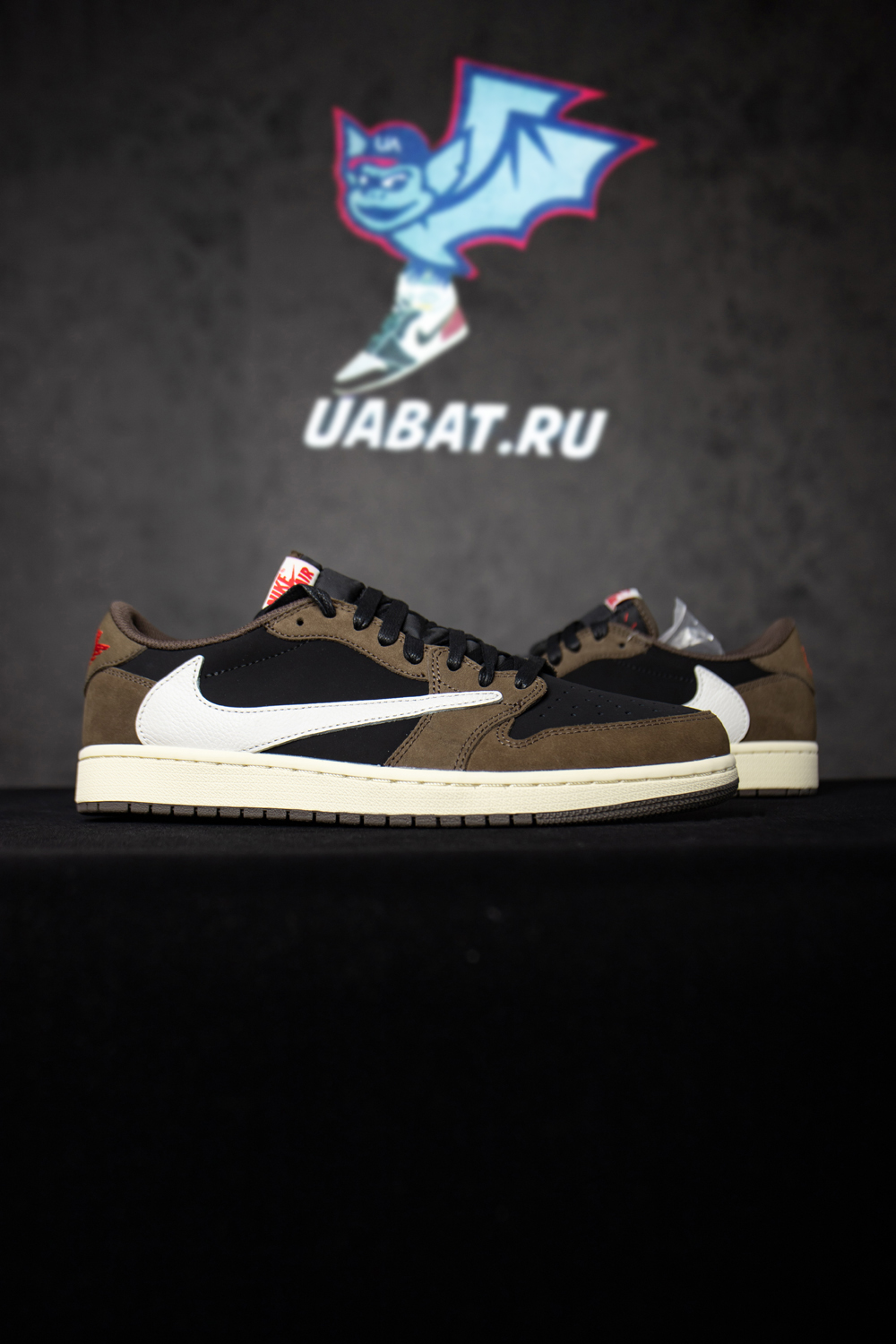 TRAVIS SCOTT X AIR JORDAN 1 LOW 