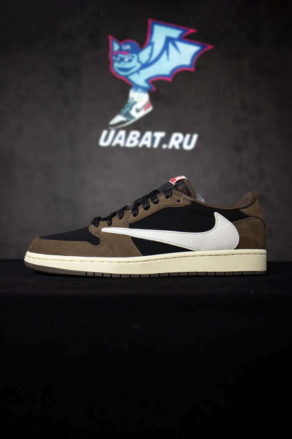 TRAVIS SCOTT X AIR JORDAN 1 LOW 