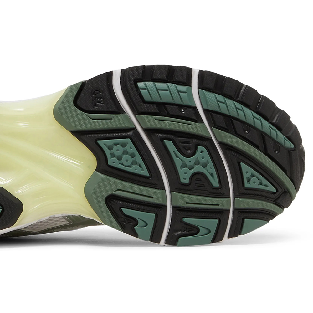 As*ic*s gel kayano 14 