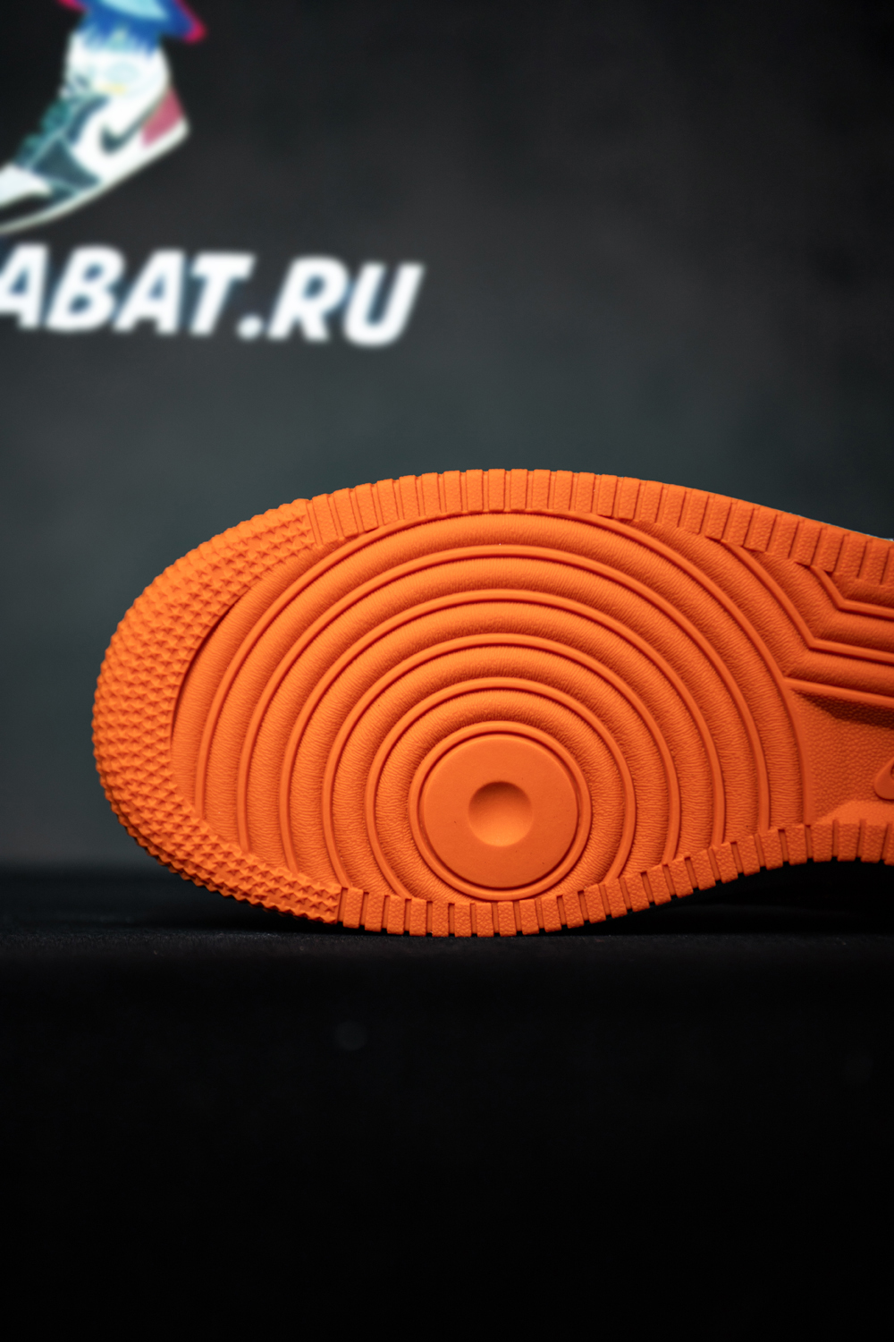 l0*is V*t0n x nike air force 1 low “orange”