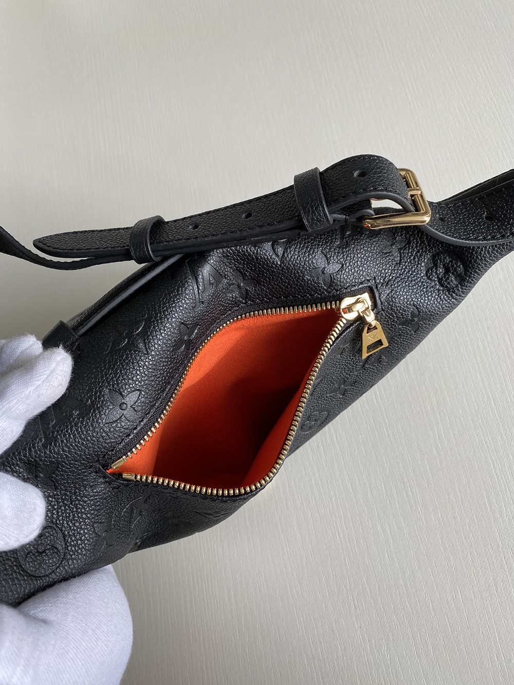 l0*is V*t0n bags m44812 23*16*10cm