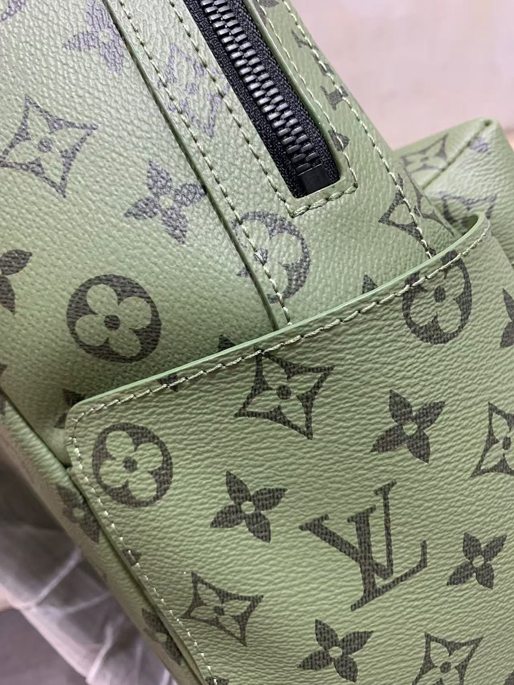 l0*is V*t0n discovery pm backpack bags m46802 29*38*20cm