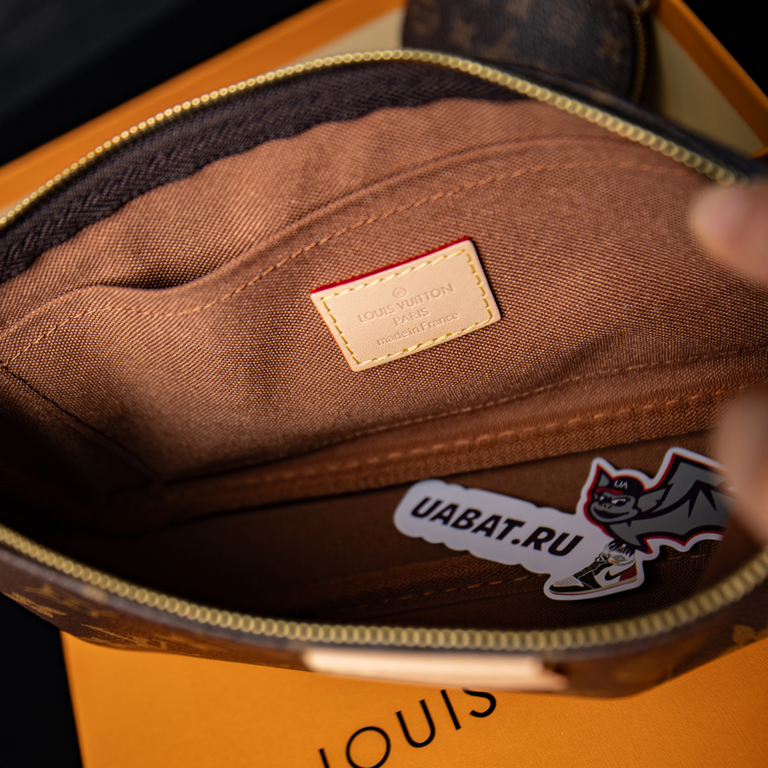 l0*is V*t0n bags m44813 24*16*6cm