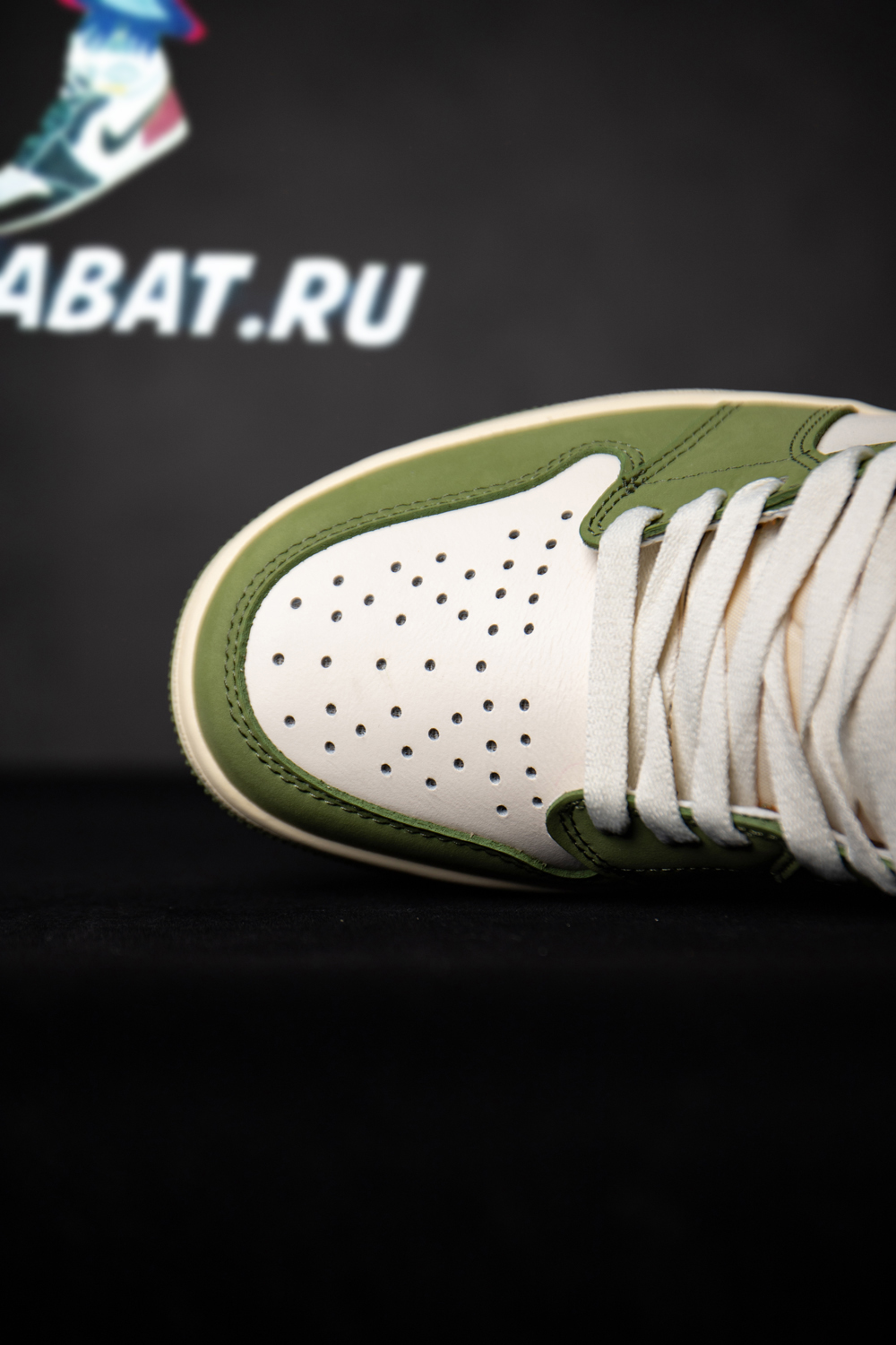 Air Jordan High OG "Medium Olive"