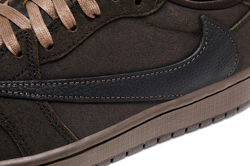TRAVIS SCOTT X AIR JORDAN 1 LOW OG “VELVET BROWN”