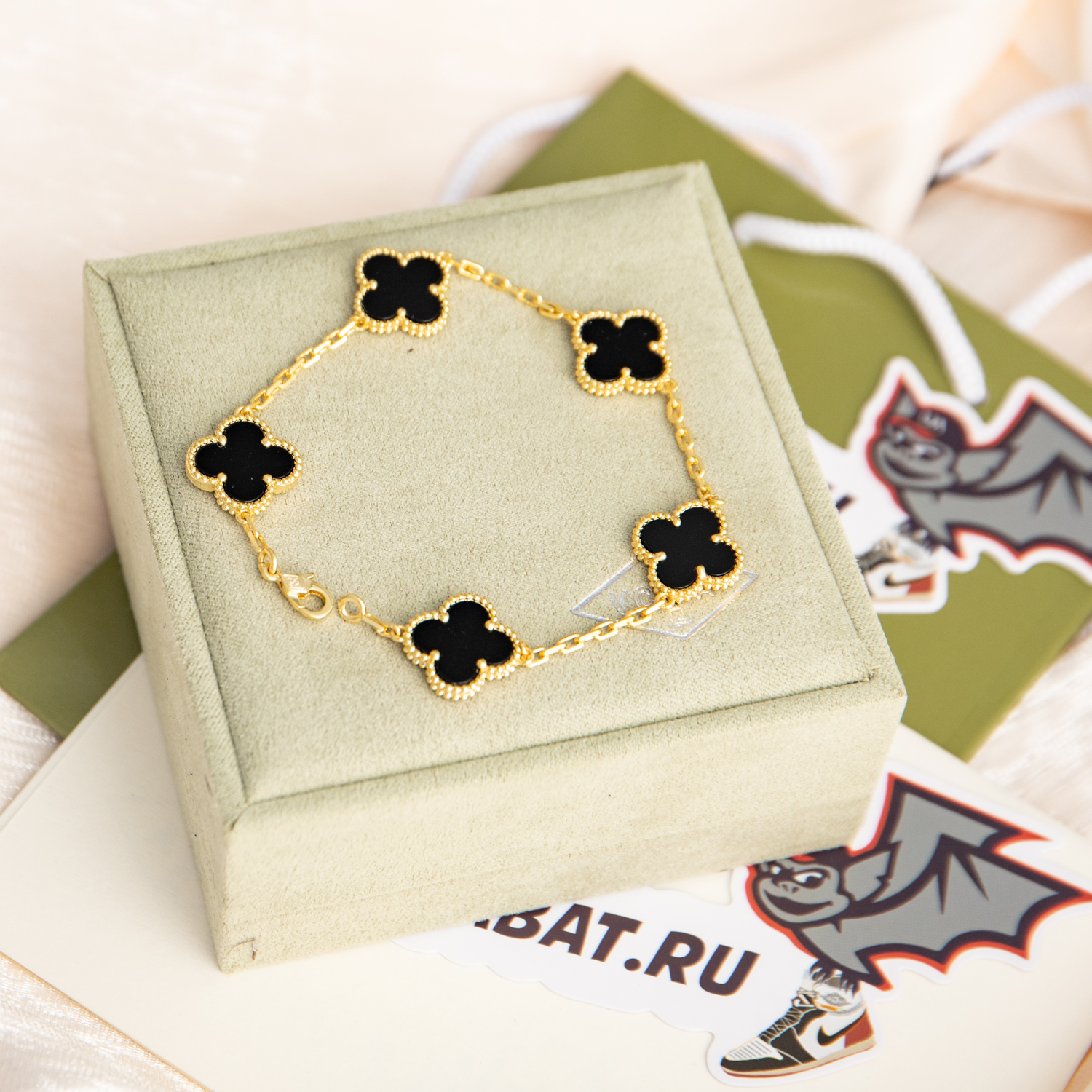 Vintage Alhambra bracelet 5 motifs