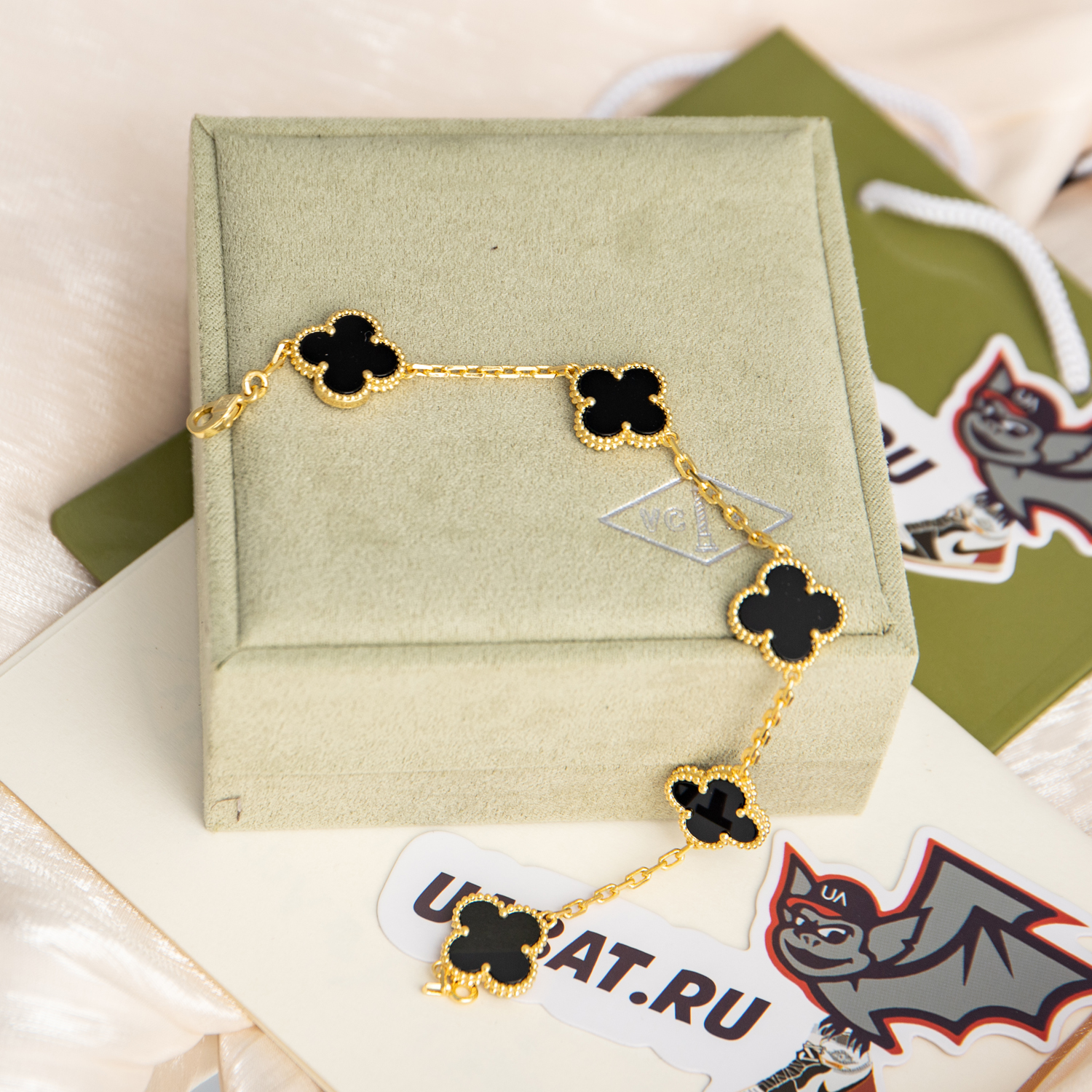 Vintage Alhambra bracelet 5 motifs